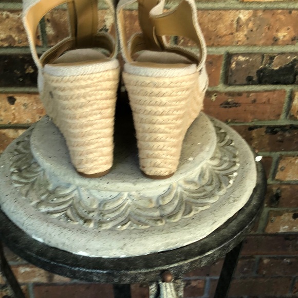 Micheal Kors size 10 wedges - Picture 5 of 7